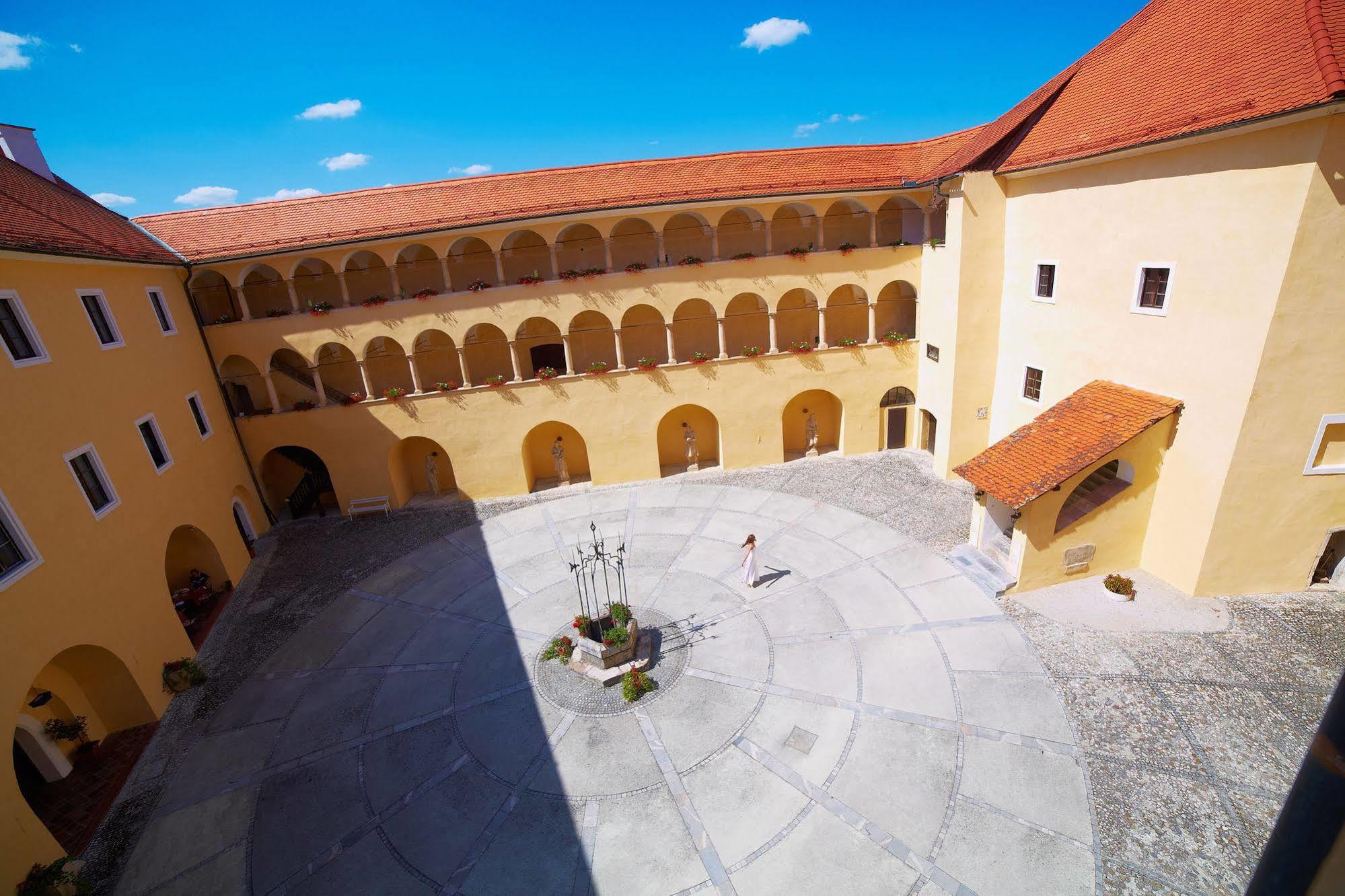 Mokrice Castle Estate 4*